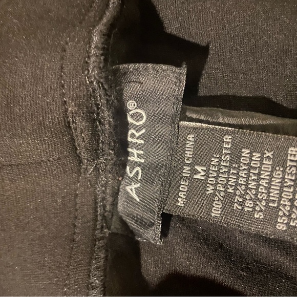 Women’s gold slack size medium - Picture 8 of 8